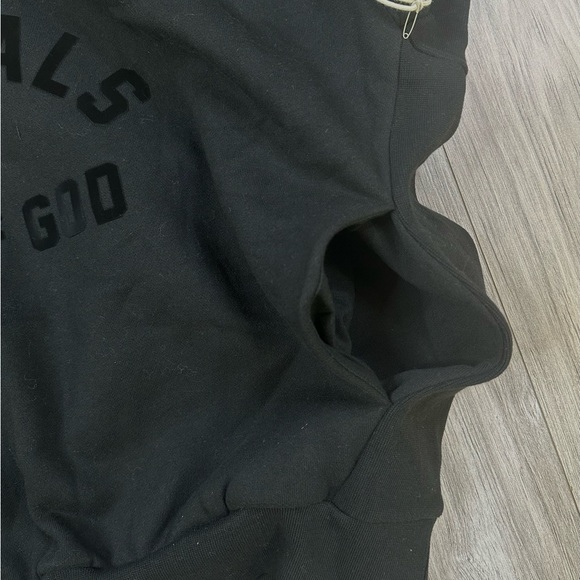 Fear of God Essential Jet Black Hoodie Mens Size Large NWT - Picture 5 of 13